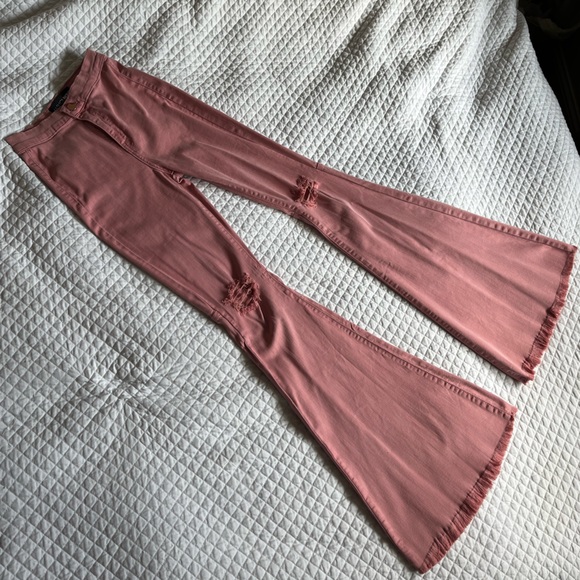 Pink bell bottom pants - Picture 2 of 4